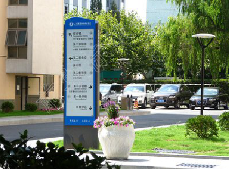 新密哪些因素影响宣传栏的制作？